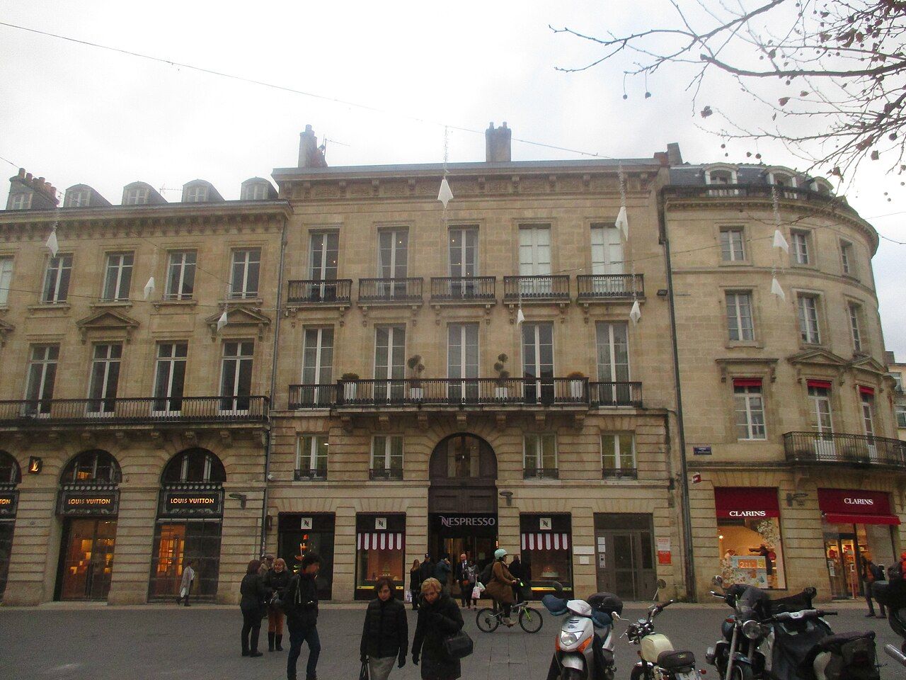 Façades des immeubles du cours de l’Intendance à Bordeaux, photographiées en 2019.